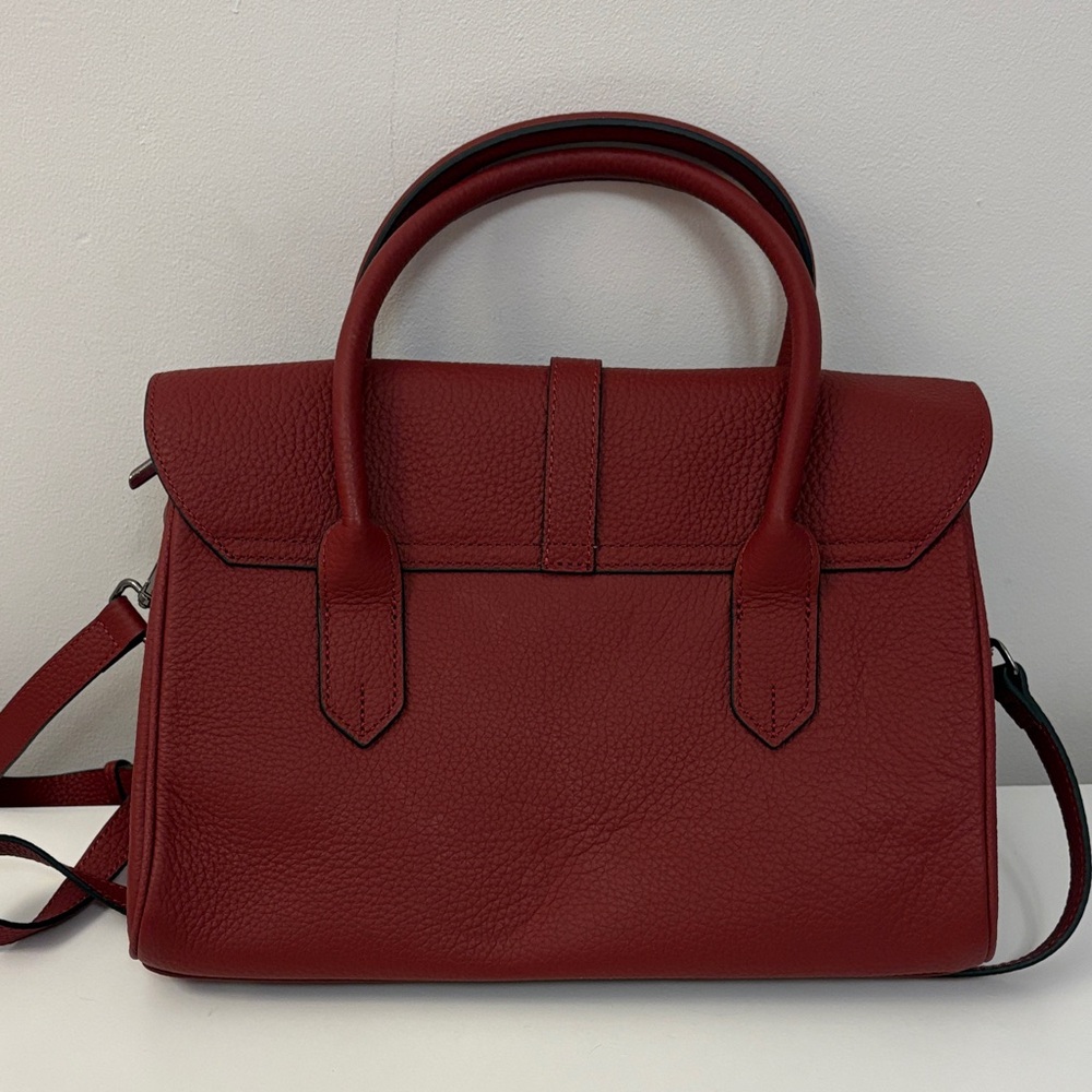 Chic Red Satchel Bag with Two Crossbody Straps - Picture 8 of 8
